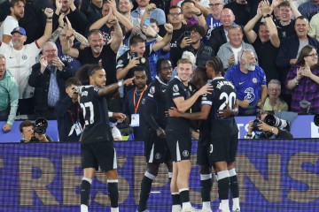 高清：英超切尔西5-1西汉姆 蓝军众将激情庆祝</title>
        
    <title>高清：英超切尔西5-1西汉姆 蓝军众将激情庆祝