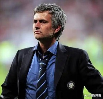 时隔20多年年回归!葡媒:本菲卡和穆帅谈判进展顺利,有望周末上任