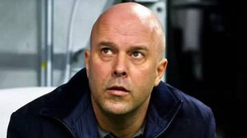 斯洛特昏招!死保这两位 “灾难球员”,再不改就该下课!