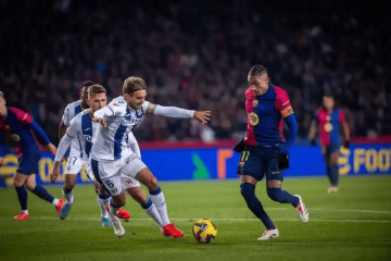 西甲焦点|巴萨11连胜冲冠遇阻?皇家社会主场凭体能死磕残阵领头羊