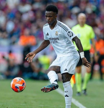 国家德比神剧本！巴萨逆转皇马，西甲夺冠倒计时