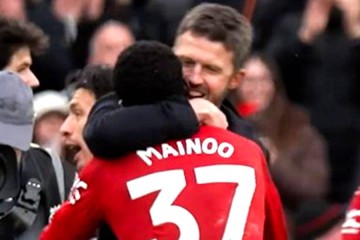 卡里克三天激活曼联新帝星,但提醒其仍需成长!拉爵或省钱少买中场