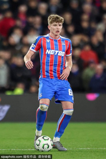 格伊转会曼城在即:水晶宫主帅格拉斯纳透露最新动态,明天的比赛将缺席