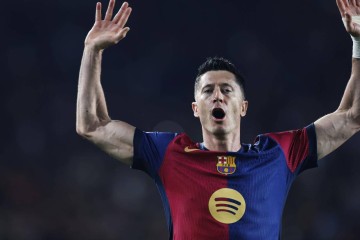 神锋VS门神!莱万复出决战西甲扑救王 巴萨德比战暗藏射手榜玄机