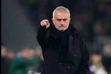 62岁穆里尼奥狂人归来!1周后这举动让全场泪目,下一站竟是?