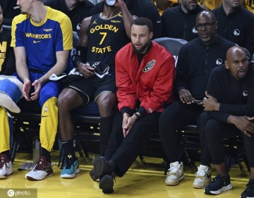 库里预计无法出战G5：即便想做超人 现在也做不到