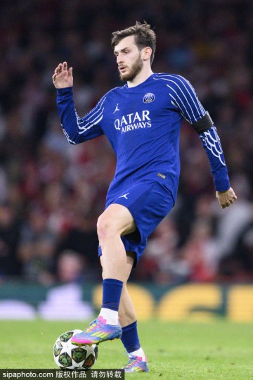 足坛罕见！克瓦拉茨赫利亚赛季双冠：巴黎加冕，那不勒斯躺赢？这操作神了！