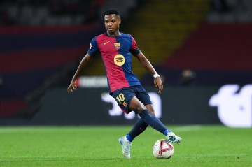 巴萨转会动态：法蒂同意转投法甲，弗里克钦点德国主力中卫