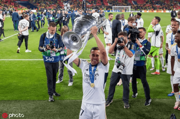 本菲卡VS皇家马德里:穆帅对决皇马新帅,欧冠王者客场破局光明球场