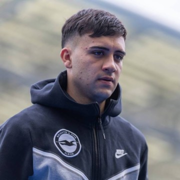 德天空:药厂在和布莱顿谈布纳诺特,多特也在竞争&报价埃切维里