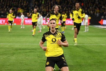 德甲最新积分榜与射手榜解析:法兰克福惜败,多特蒙德强势登顶第二