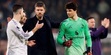 触球比拉门斯还少！曼联巨星全场梦游，卡里克该狠心雪藏他了