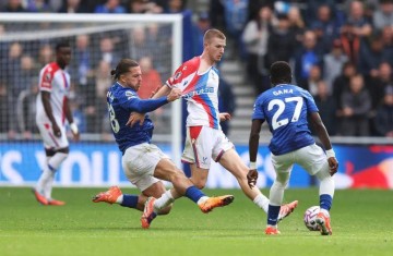 看完曼联和皇马的决心,才懂这位英格兰新星到底有多么抢手