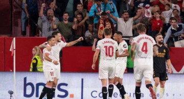 巴萨5-1横扫塞维利亚，西甲联赛夺冠热门稳固榜首位置