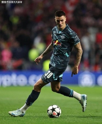 纽卡升级报价,9000万狂砸曼联猎物:22岁莱比锡射手面临抉择