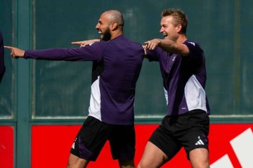 曼联铁闸战利物浦复出!阿莫林欲吸取惨败曼城教训,战平已可满意