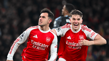 英超之夜:阿森纳4-1维拉 曼联1-1助狼队终结12连败 切尔西7轮1胜