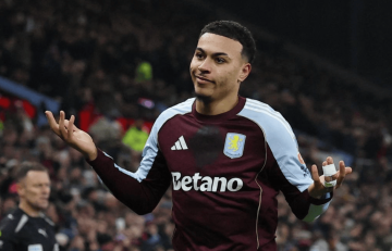 埃梅里神了:击败阿莫林,疯狂10连胜,紧追阿森纳,冲击冠军