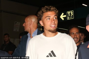 罗马新星首秀狂轰四球,弗格森开启意甲梦想之旅