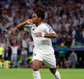 终于定了!恩德里克加盟法甲,周末有望首秀,对决法蒂戏码拉满!