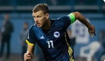 意甲转会大戏：39岁哲科成香饽饽，佛罗伦萨要截胡与博洛尼亚！