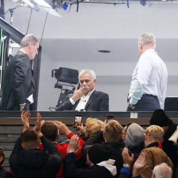 穆帅拿900万下课!曝其愿走路回去执教曼联,下月有望重返梦剧场