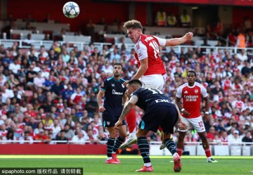 高清：哲凯赖什处子球萨卡传射 阿森纳3-0夺酋长杯</title>
        
    <title>高清：哲凯赖什处子球萨卡传射 阿森纳3-0夺酋长杯