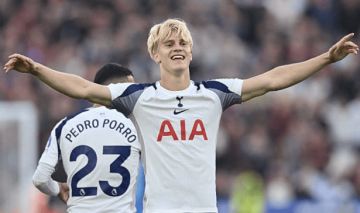 英超最新积分榜：阿森纳3球完胜登顶，切尔西补时遭到绝平！