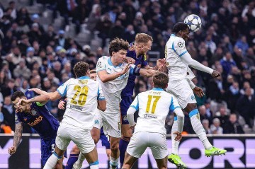 欧冠:马赛2比1逆转纽卡 奥巴梅扬梅开二度