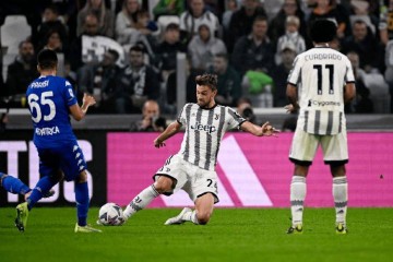 意甲周六034终极对决!尤文主场11胜碾压魔咒笼罩,罗马7连胜冲冠遇伤病暴击