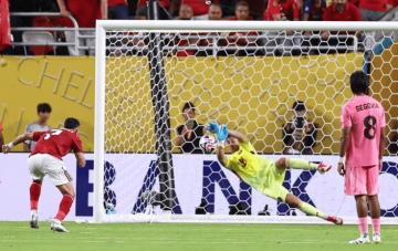 从平凡到闪耀,乌斯塔里神勇扑点贡献生涯最精彩时刻