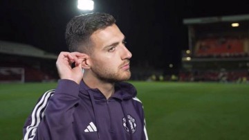 魔咒再起!曼联铁闸受伤一周连伤三人,俱乐部更换队医欲根治伤病问题