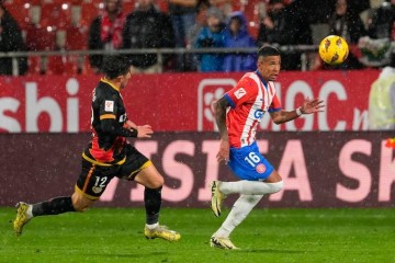 西甲锋线对决:赫罗纳主场火力全开,巴列卡诺客场韧性十足