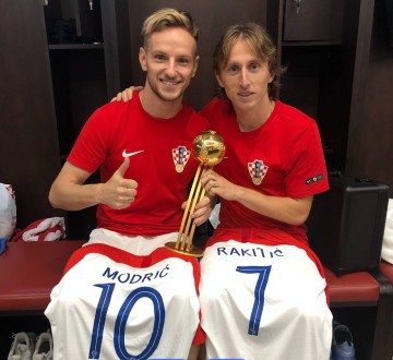 再见!37岁巴萨传奇正式退役,19年囊括18冠,进入管理层担任助理