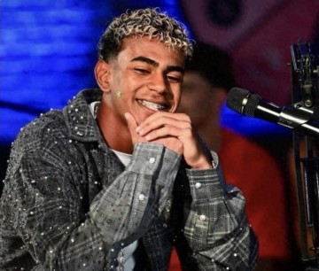 欧洲最神奇球队：提前7轮无缘联赛冠军！欧冠2-0，一只脚晋级4强