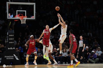 阿德巴约29分布克24+9+9 热火险胜太阳