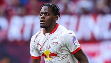 22岁德甲后防帝星横空出世,法国新一代希望之星,3大欧洲豪门疯抢