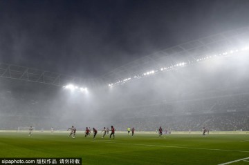 尼斯惨遭本菲卡双杀，主帅直言：欧冠舞台我们还不够格！