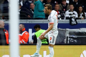 孔帕尼神勇,十连胜创造历史,三十岁凯恩无解,德甲纪录改写。