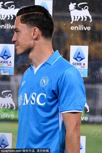 国米哭晕!孔蒂铁血那不勒斯笑傲意甲,三年两冠谁与争锋?