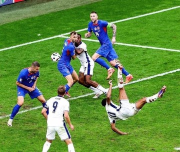 贝林官宣因伤将缺席长达一个月,英格兰蓝领生涯逐渐平庸,皇马接下来真的离不开他吗