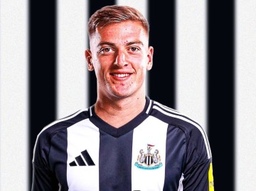 英超最惨?纽卡无缘塞斯科,夏窗被8次截胡,头号射手也留不住