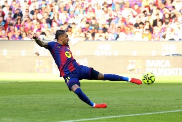 随着瓦伦西亚1-2,巴萨3-0,西甲最新积分榜出炉:皇马从榜首滑落