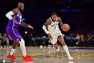 老詹26+10东契奇24分&6犯 字母21分雄鹿送湖人两连败