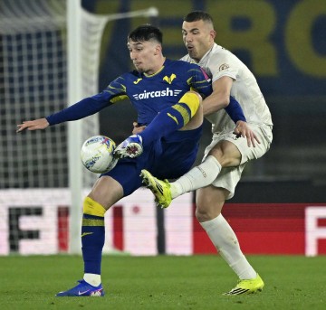 (体育)足球——意甲:那不勒斯胜维罗纳