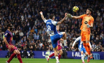 西甲争四全乱套了,随着巴萨2-0稳住榜首,西甲最新积分榜出炉,黄潜客场逆转升第三