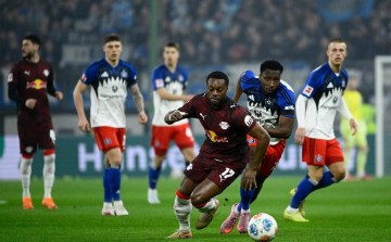 德甲第24轮:莱比锡2-1逆转汉堡,24岁巴西悍将罗慕洛精彩脚后跟破门