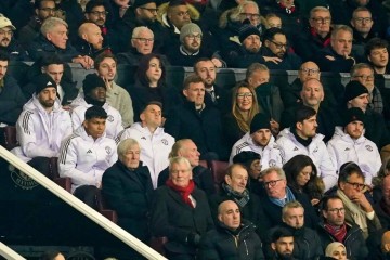 B费芒特下轮复出,曼联6000万铁腰恐重回冷板凳!传球水平遭嘲讽