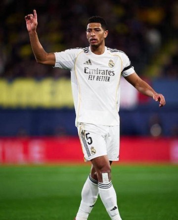 西甲第1易主,姆巴佩梅开二度造法国足球历史,皇马2-0黄潜登顶