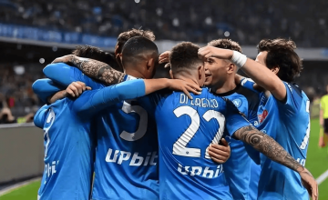 意甲激战：卡利亚里主场迎战那不勒斯